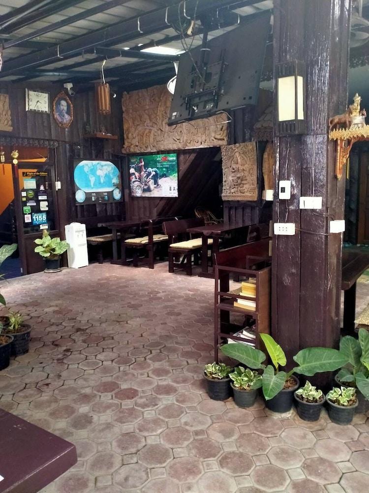 North Star Hostel *